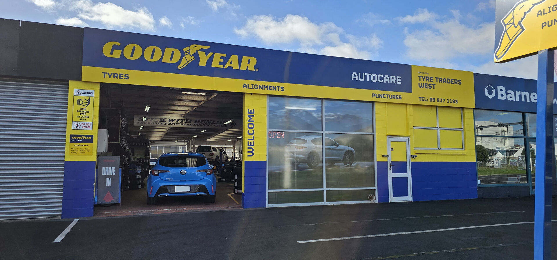 Tyretraders West storefront on 92B Railside Avenue, Henderson